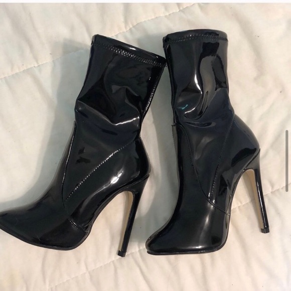 NWOT Missguided Black Vinyl Ankle Boots - Picture 6 of 6